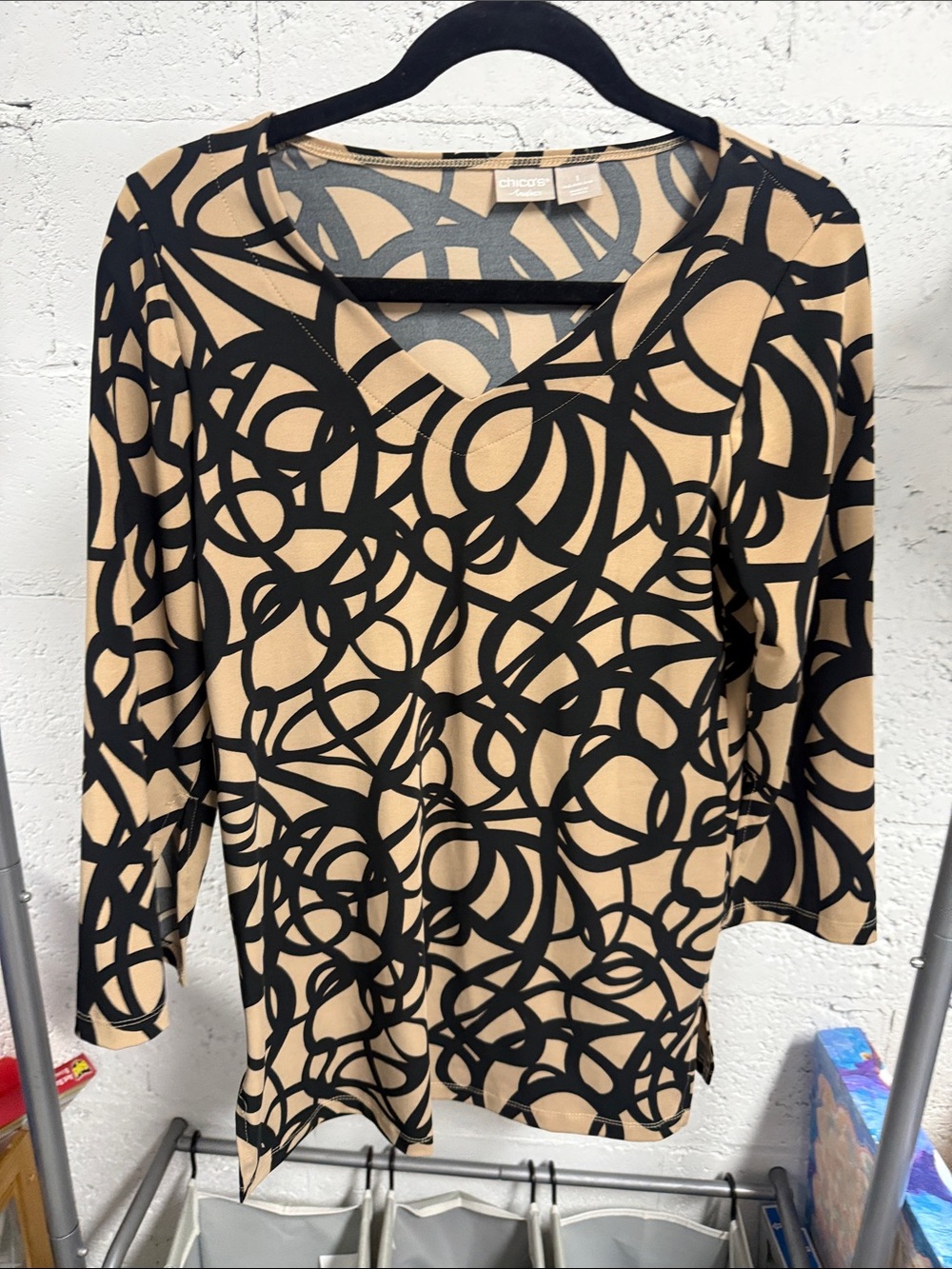 CHICO'S Black & Tan Swirl-Print Scoop Neck Long Sleeve Top - Size 1 VINTAGE